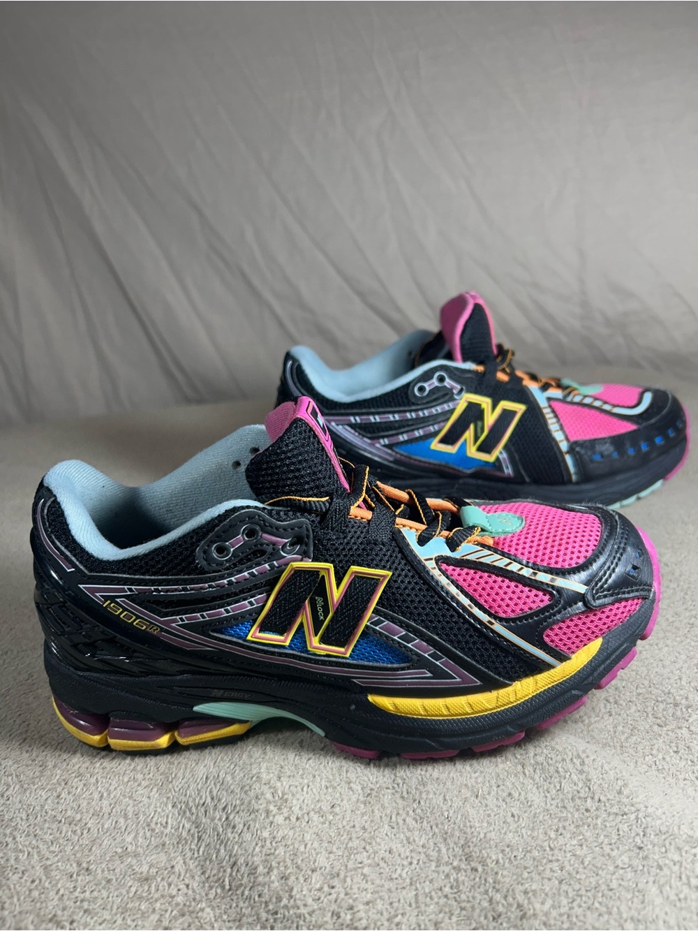 New Balance 1906R Neon Black Pink Blue M1906RCP Mens Size 4 Womens 5.5 Shoes
